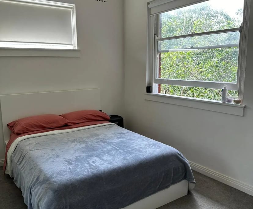 Furnished room in a flatshare