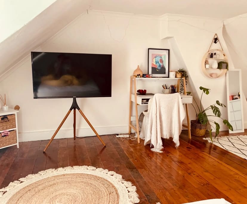 Room in a share house