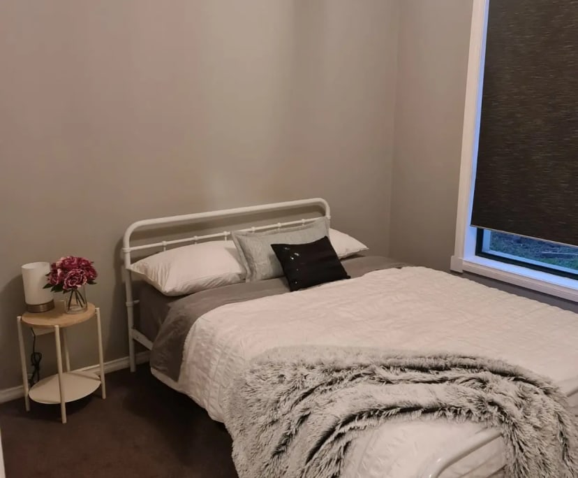 Room in a share house