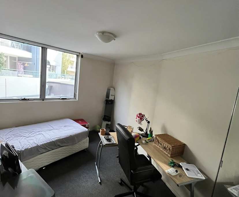 Unfurnished room in a flatshare