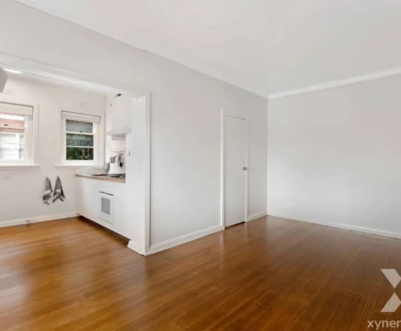 Room studio flat for rent
