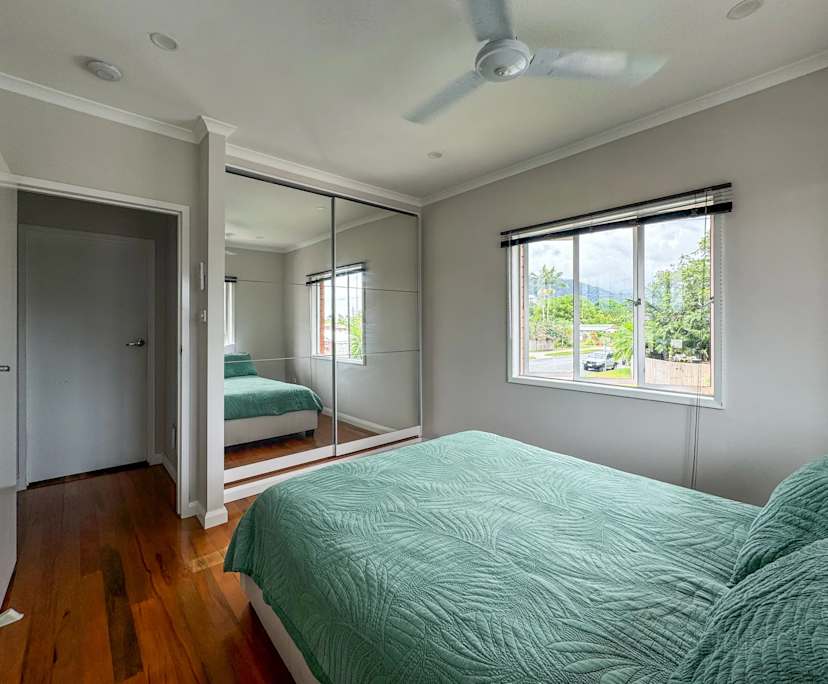 $300, Share-house, 2 rooms, Mooroobool QLD 4870, Mooroobool QLD 4870