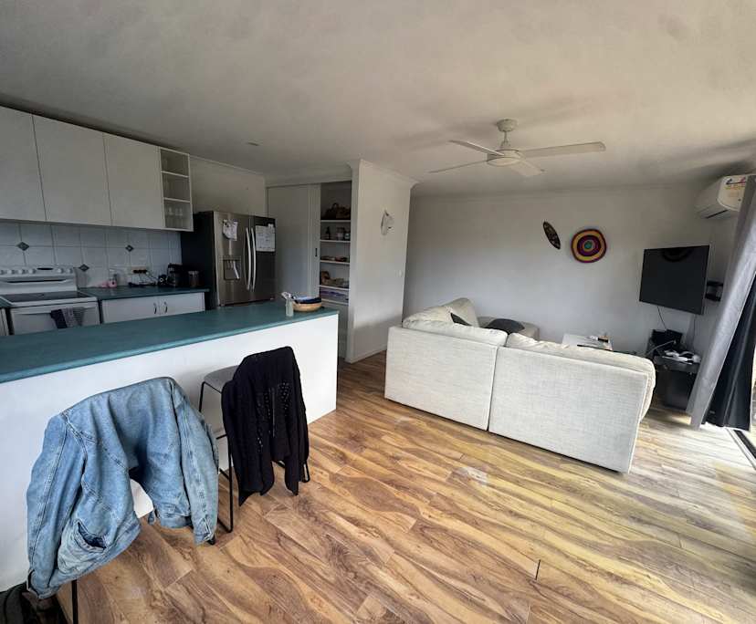 Whole property with 2 rooms for rent