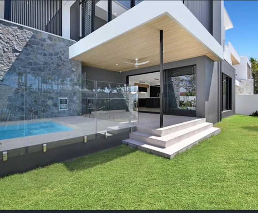 Unfurnished room with own bathroom