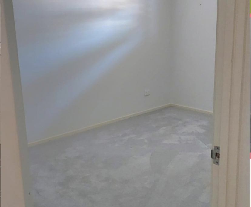 Unfurnished room with own bathroom