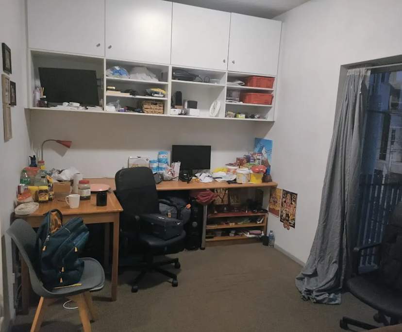 Furnished room in a share house