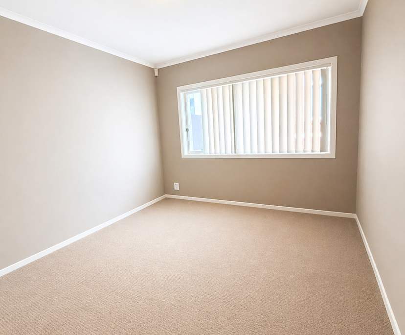 Unfurnished room in a flatshare