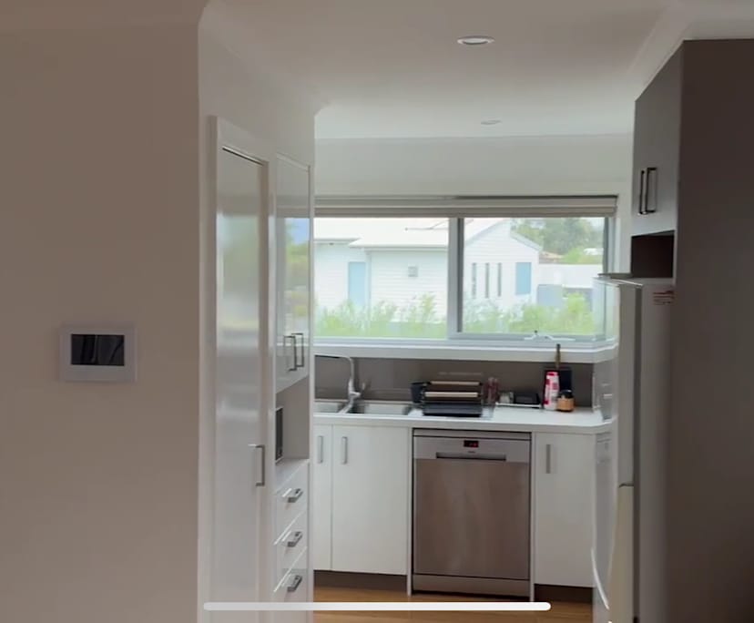 $350, Share-house, 2 bathrooms, Ocean Grove VIC 3226