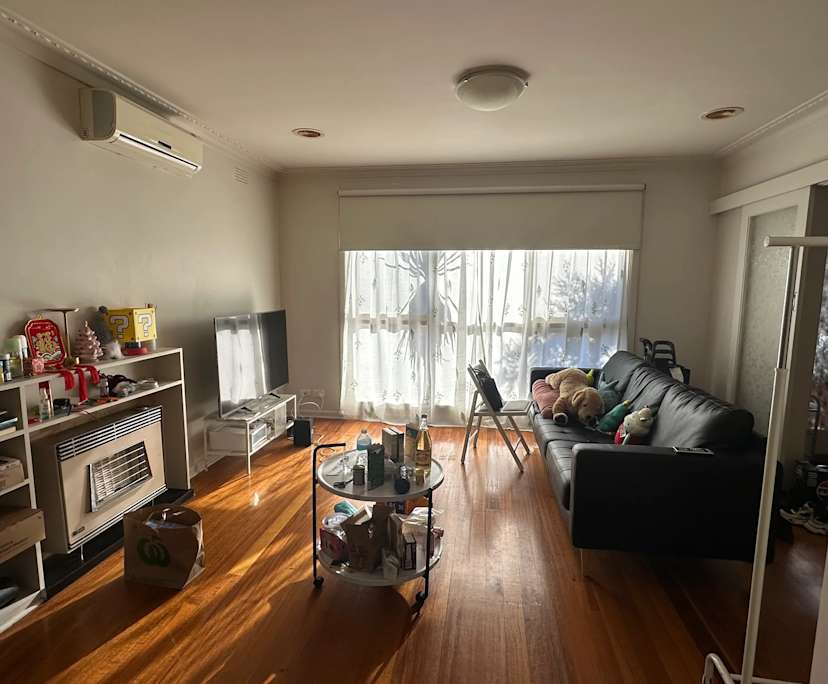 Room in a share house