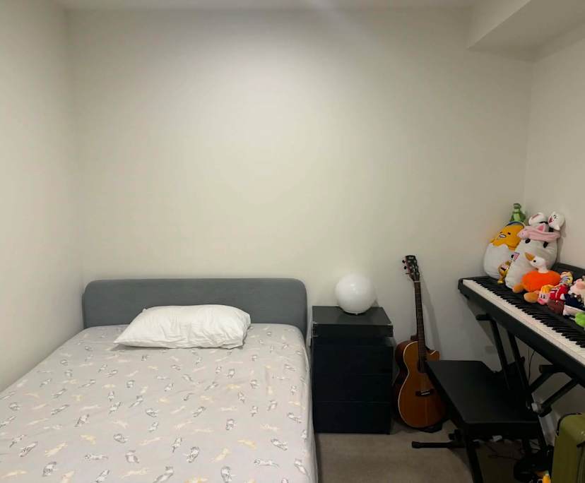 Room in a share house