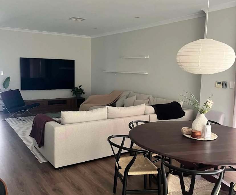 Unfurnished room with own bathroom