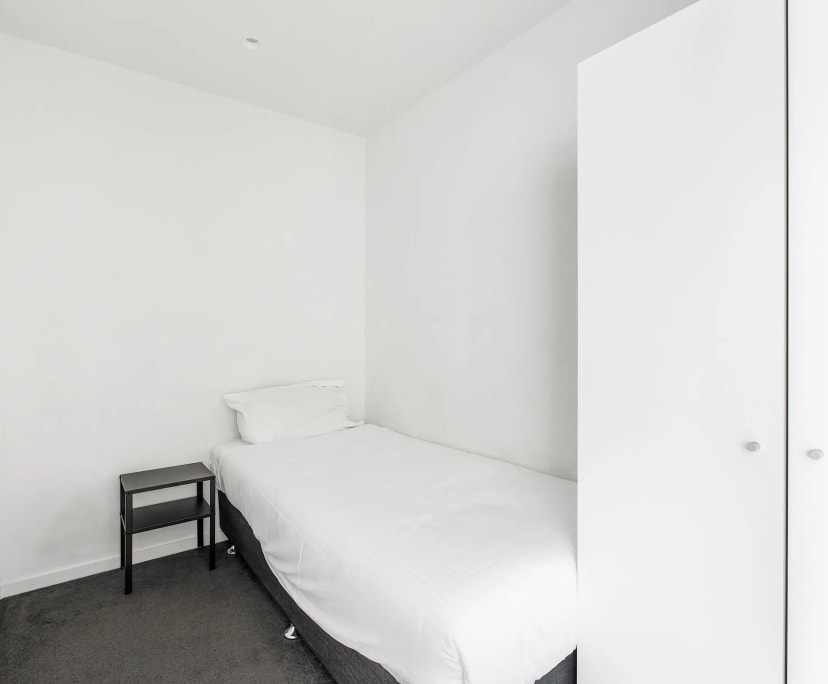 $750, Whole-property, 2 bathrooms, West Melbourne VIC 3003