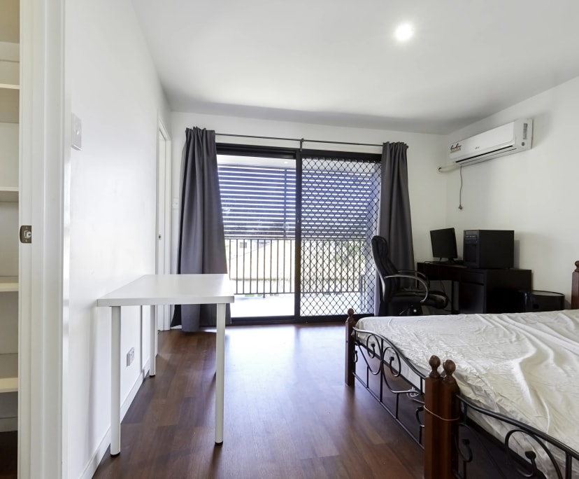 3 Rooms for Rent in Morningside, Brisbane 150240...