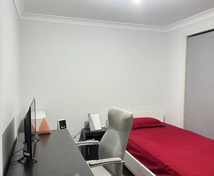 $220, Share-house, 4 bathrooms, Minto NSW 2566