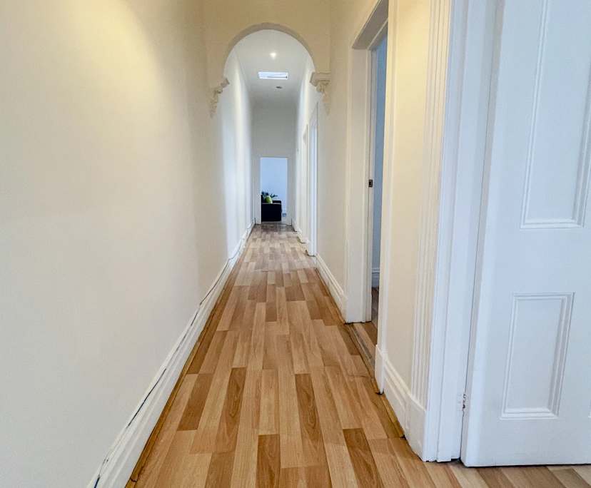 $1,695, Whole-property, 5 bathrooms, Balaclava VIC 3183