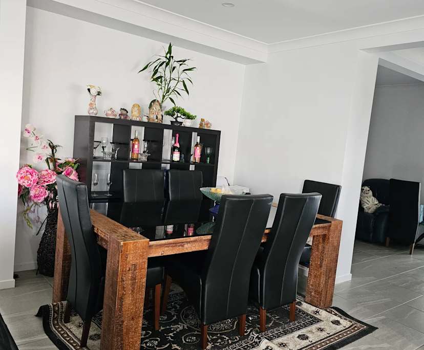 $220, Share-house, 4 bathrooms, Bethania QLD 4205