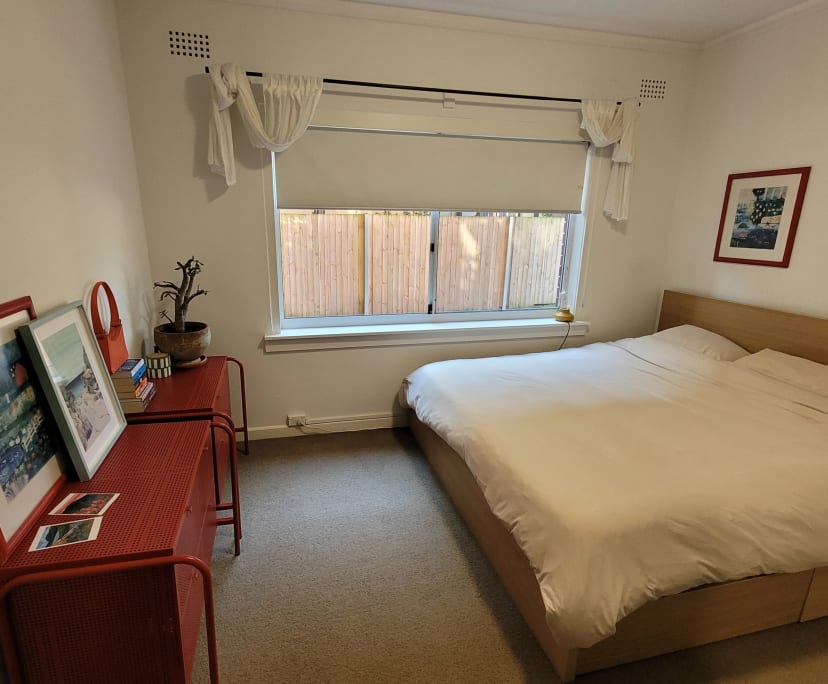 Furnished room in a flatshare