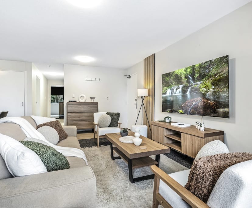 $1,200, Whole-property, 2 bathrooms, Surfers Paradise QLD 4217