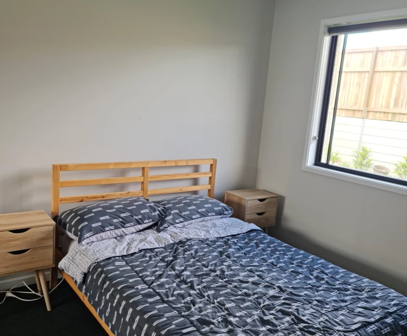 Room for Rent in Redbank Plains, Brisbane 250, Fu...