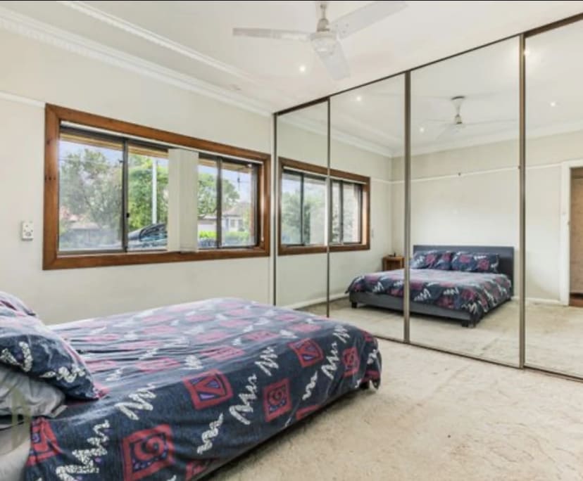 Furnished room in a share house