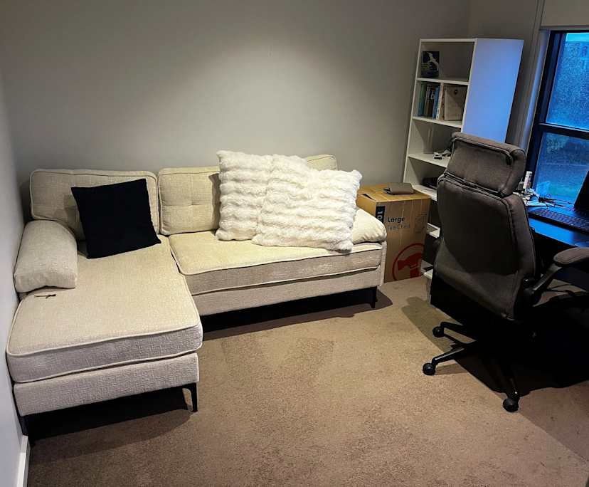 Unfurnished room with own bathroom