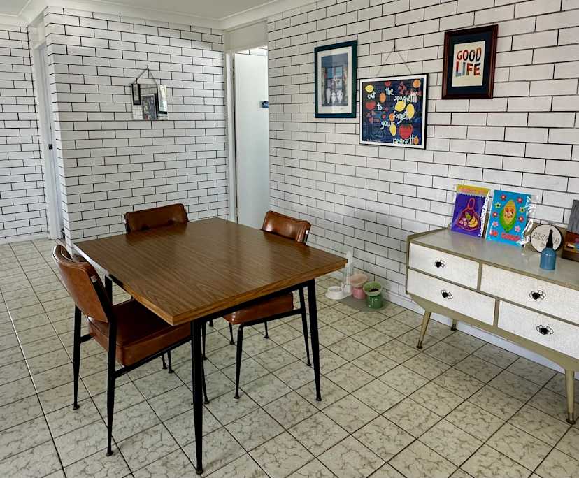 $300, Flatshare, 3 bathrooms, Palm Beach QLD 4221