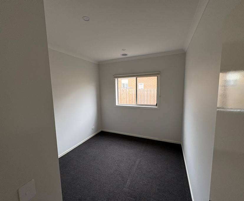 $220, Share-house, 4 bathrooms, Eynesbury VIC 3338