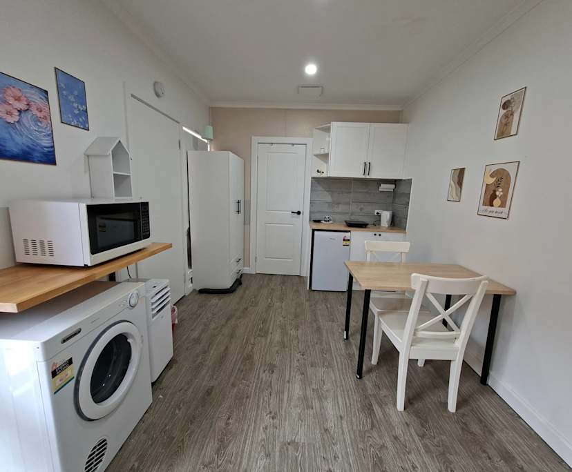 $290, Student-accommodation, 1 bathroom, Sunshine West VIC 3020