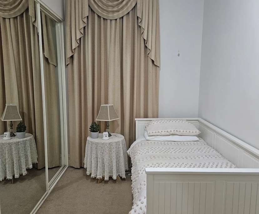 Room in a share house