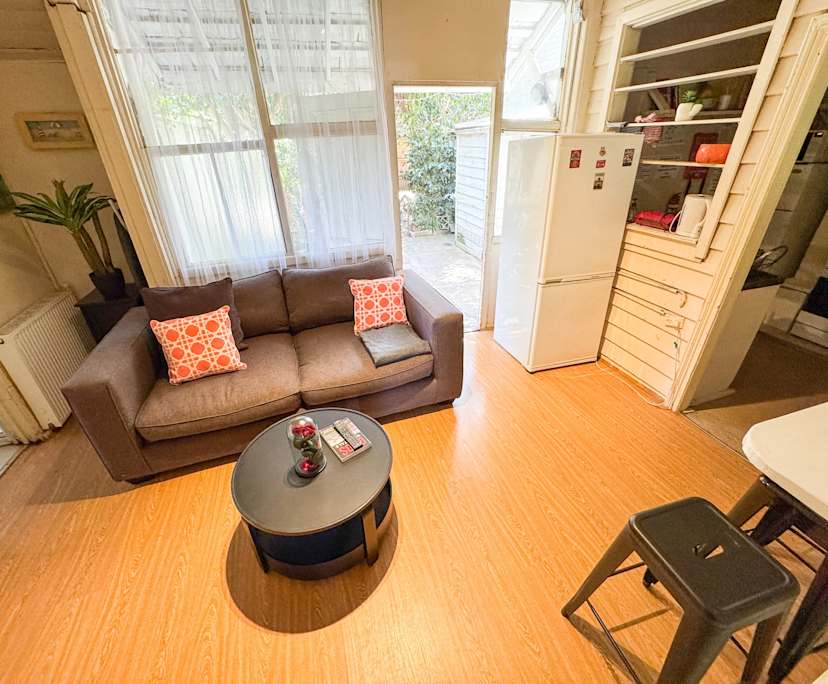 $350, Share-house, 6 bathrooms, Elwood VIC 3184