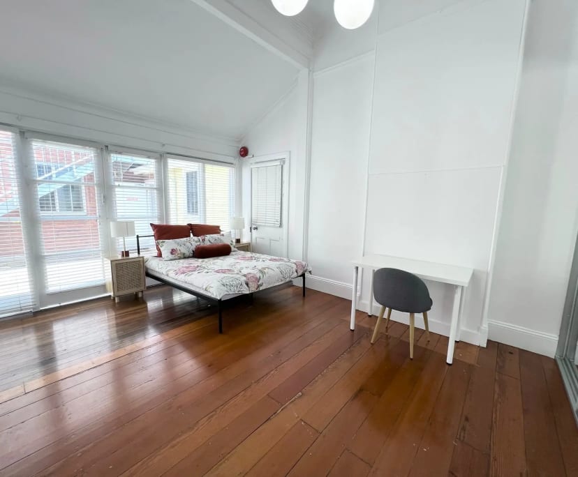 Room in a share house