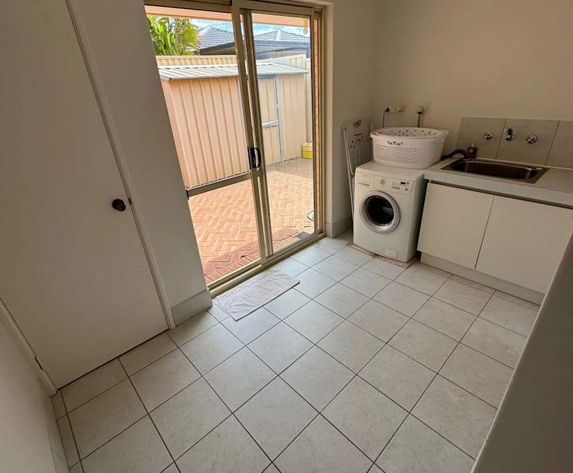 $300, Share-house, 5 bathrooms, Kardinya WA 6163