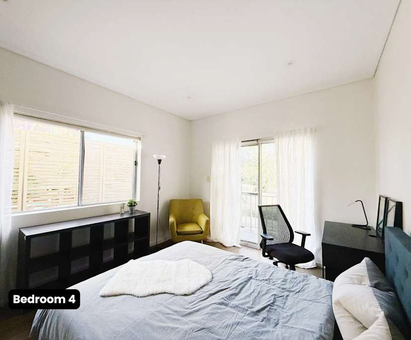 Furnished room in a flatshare