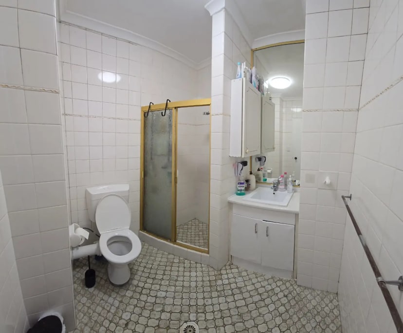 $375, Flatshare, 2 bathrooms, Surfers Paradise QLD 4217