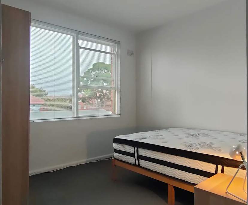 Furnished room in a flatshare