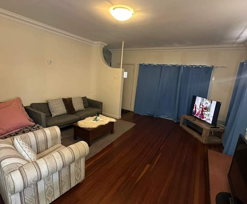 $290, Flatshare, 3 bathrooms, Toowong QLD 4066