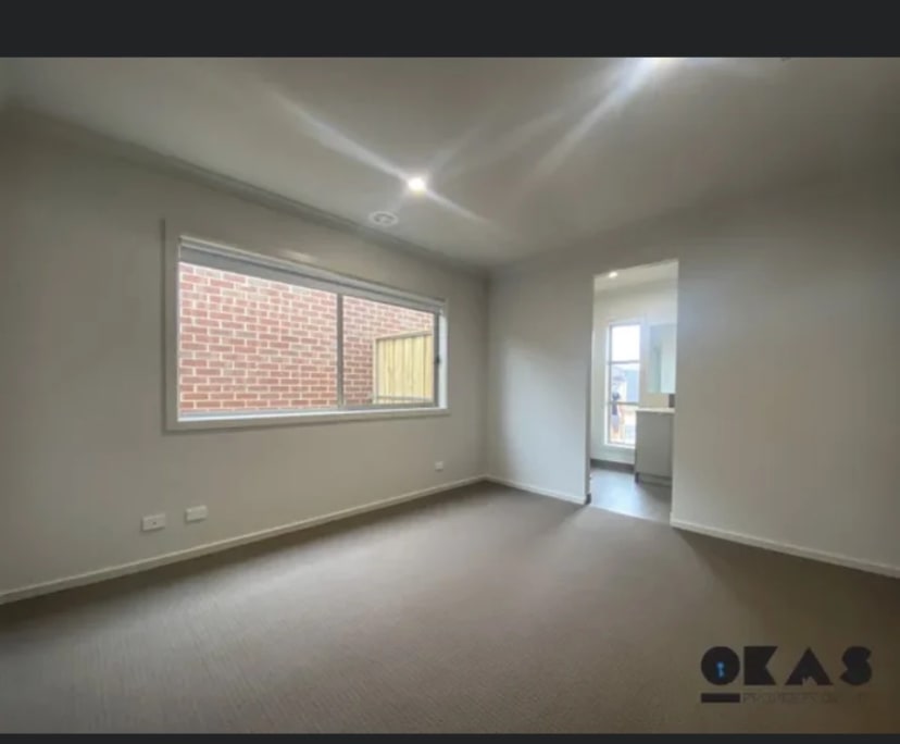 Unfurnished room in a share house