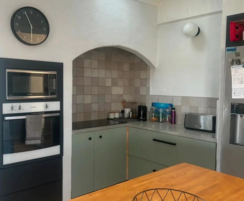 Furnished room in a share house