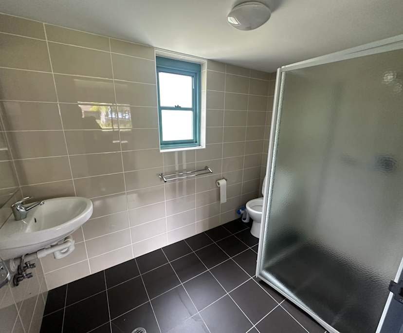 $450, Studio, 1 bathroom, Cordeaux Heights NSW 2526