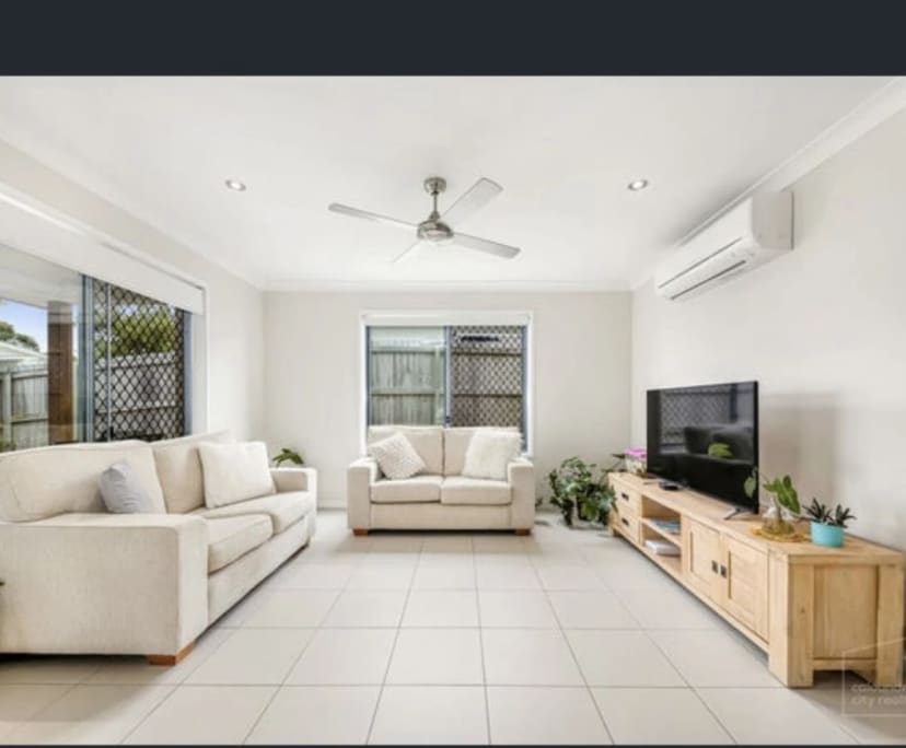 Unfurnished room in a share house