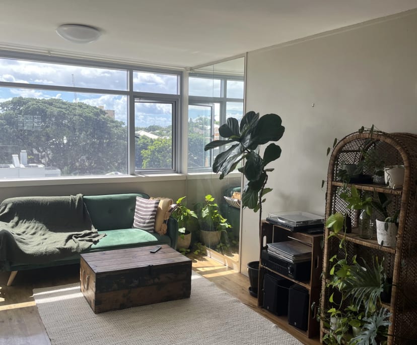 Furnished room in a flatshare