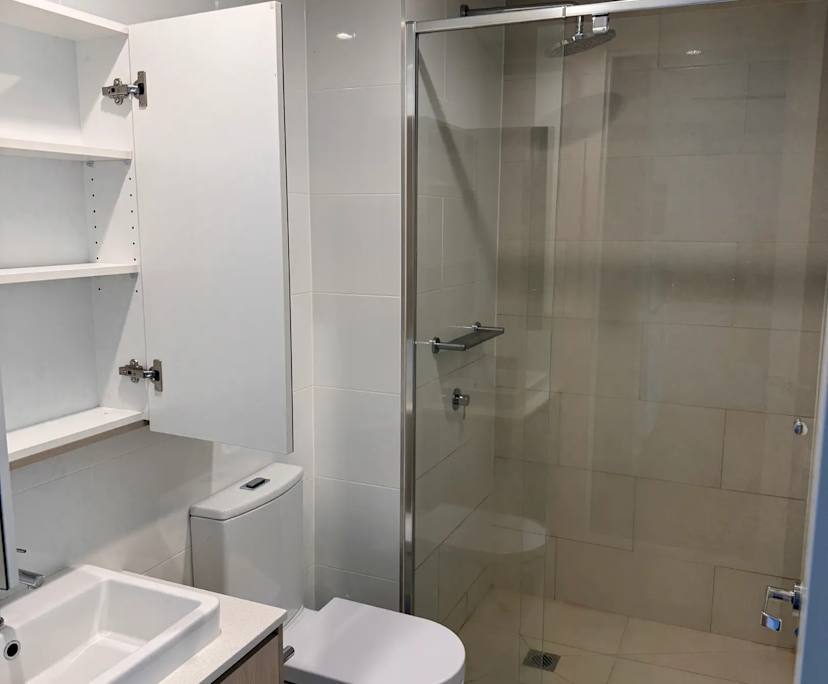 Unfurnished room with own bathroom