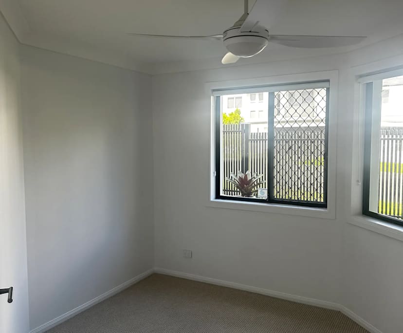 $375, Share-house, 3 bathrooms, Bundall QLD 4217