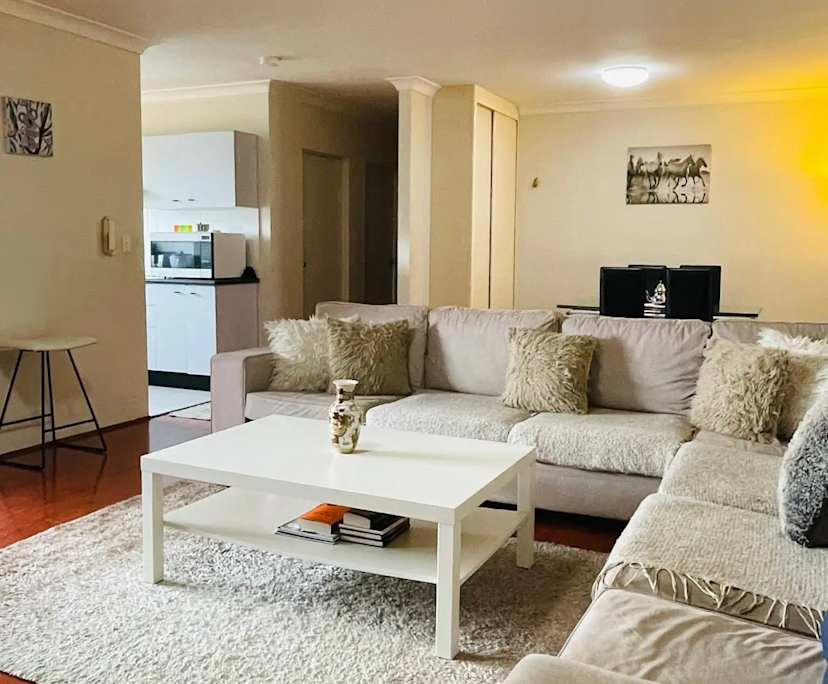 Furnished room in a flatshare