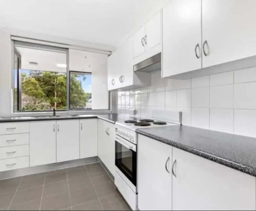 Unfurnished room in a flatshare