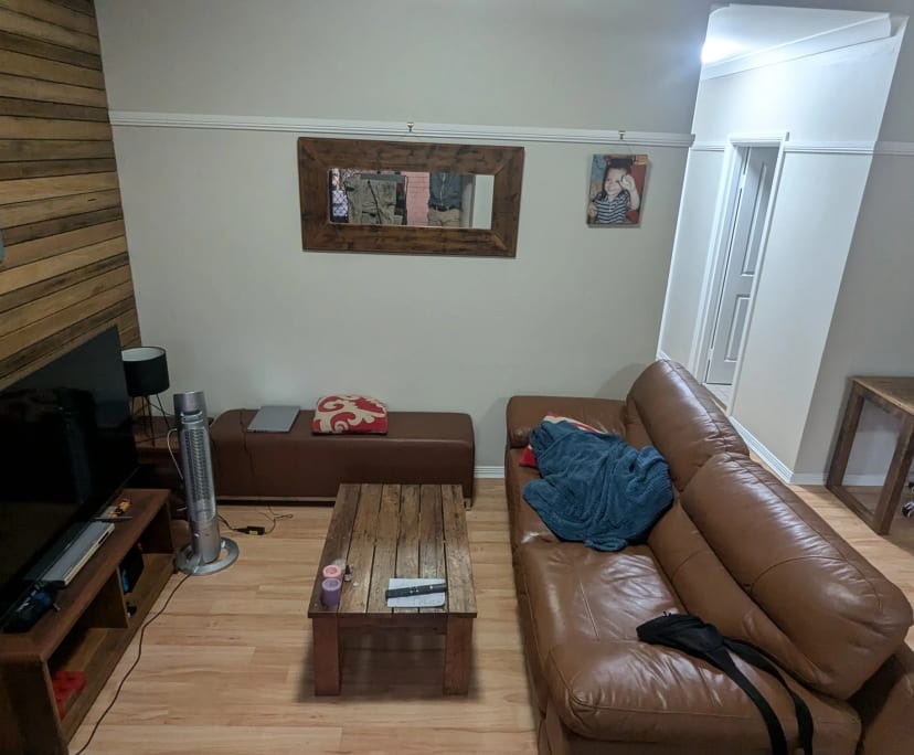 Furnished room in a flatshare