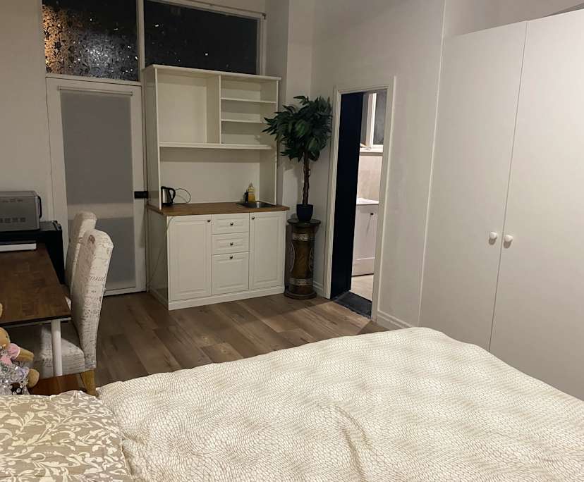 Furnished room studio flat for rent
