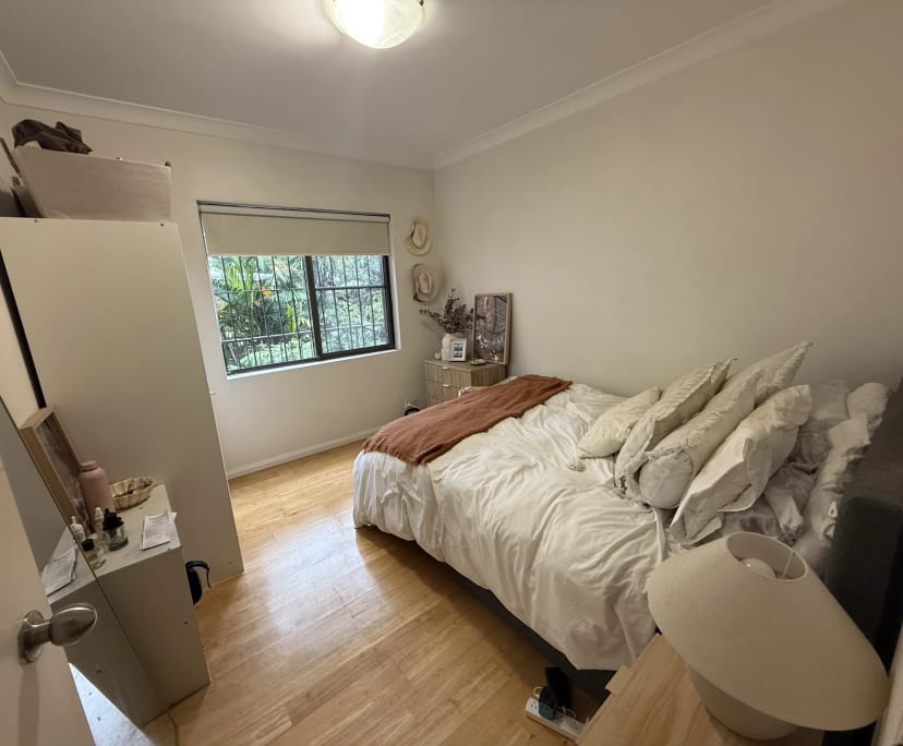 Furnished room in a flatshare