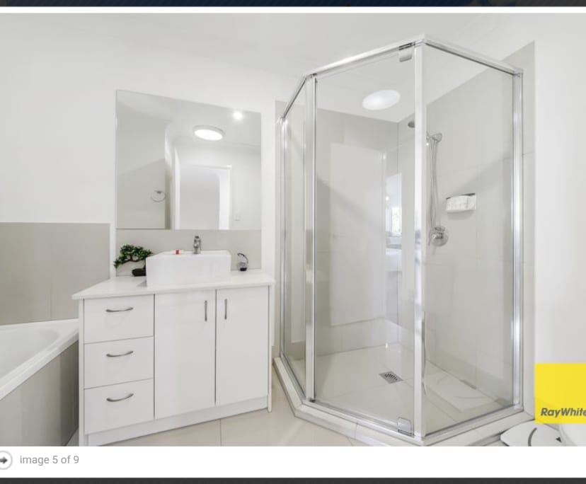 $250, Flatshare, 3 bathrooms, Wellington Point QLD 4160