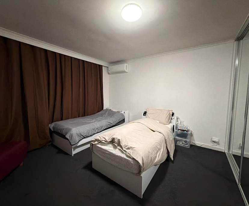 Furnished room in a flatshare